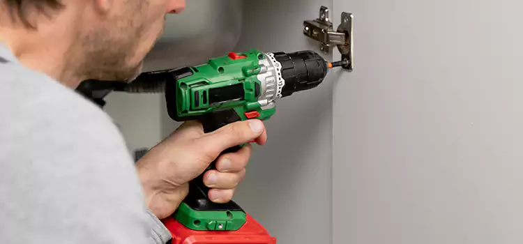 Commercial Door Hinge Repair Soledad
